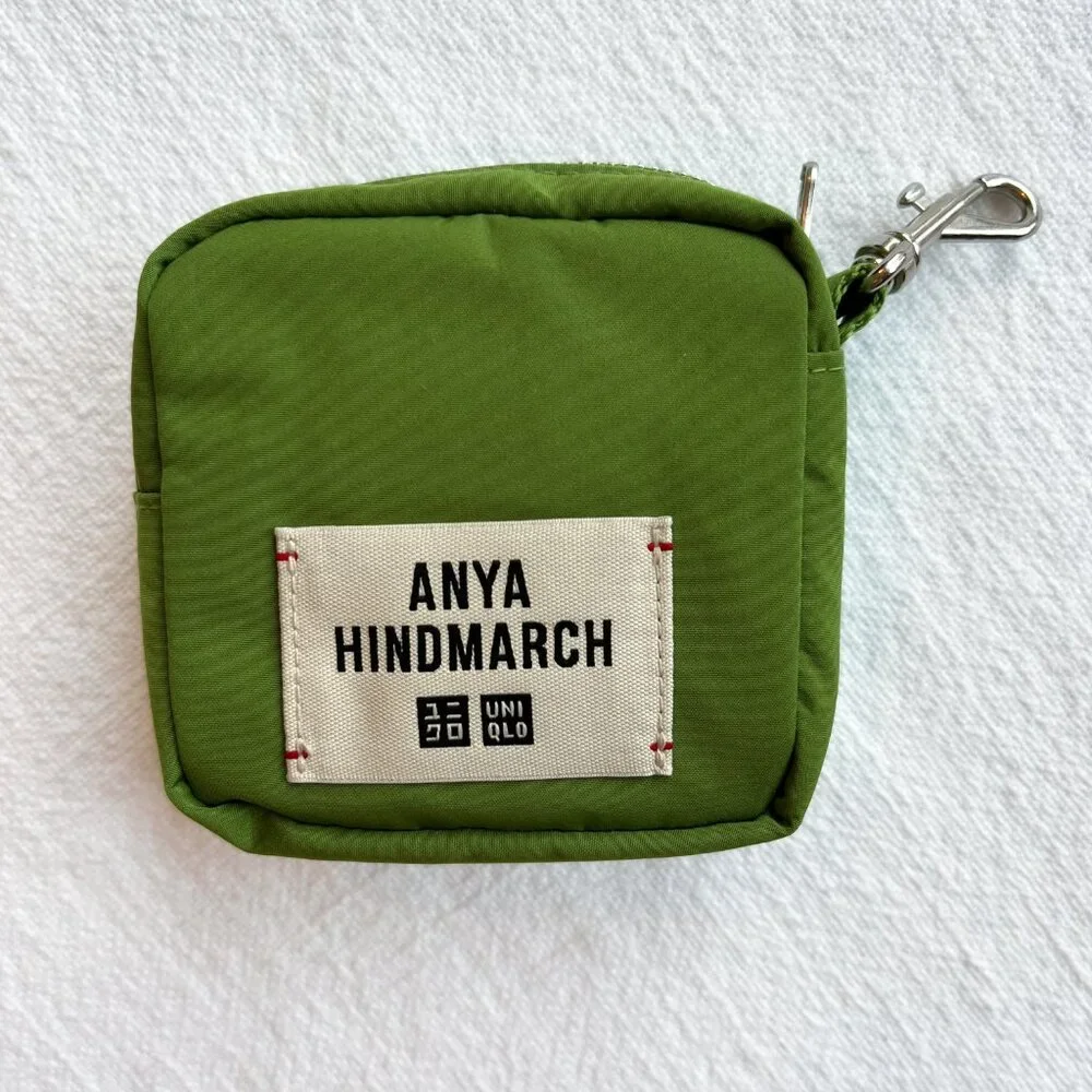 NWOT Anya Hindmarch x Uniqlo Green Packable Tote Bag & Charm - Picture 2 of 6